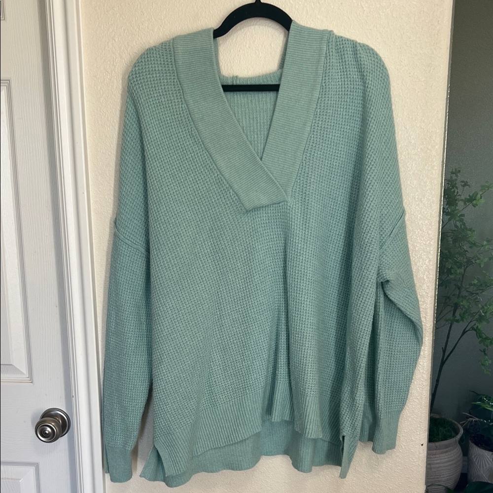 Relaxed V-Neck Mint Green Women's Sweater